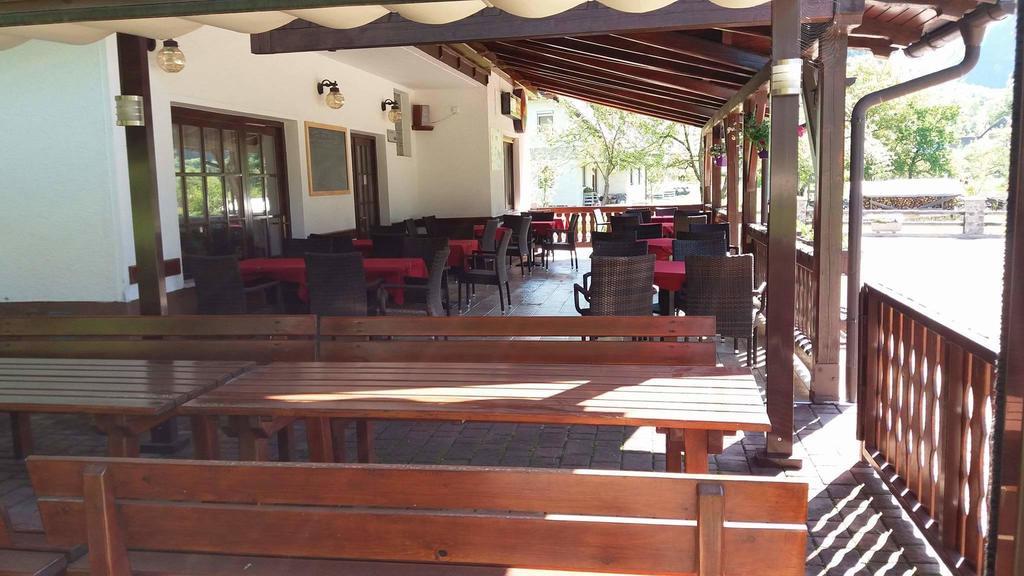 Gostisce Hedvika Hotell Kal-Koritnica Exteriör bild